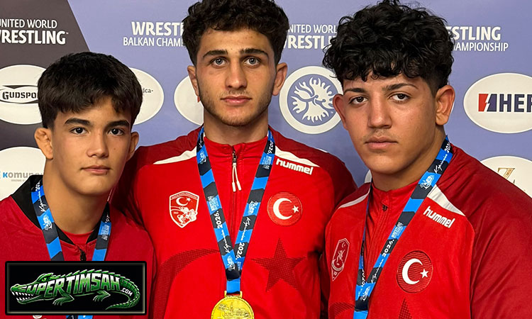 Güreşçilerden 3 madalya